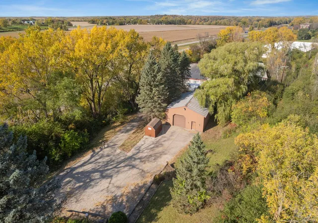 Photo 4 of Single family home for sale at 1101 Faribault Rd, Faribault, MN 55021 | MLS# 7157341 | Listing updated on 2026-10-20
