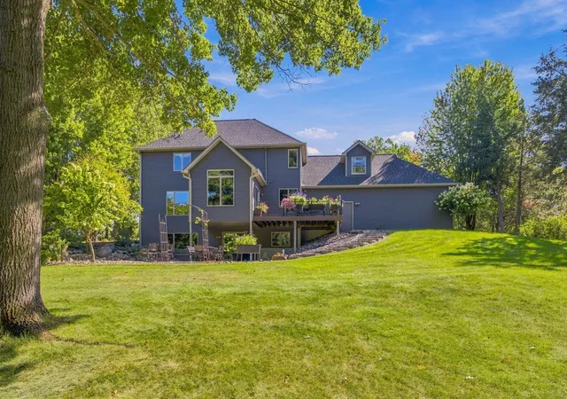 Photo 2 of Single family home for sale at 713 Crosby Dr, Hudson, WI 54016 | MLS# 7157347 | Listing updated on 2026-10-20