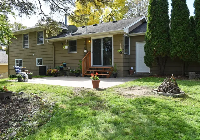 Photo 3 of Single family home for sale at 8644 Poplar Brg Curv, Minneapolis, MN 55437 | MLS# 7157359 | Listing updated on 2026-10-21