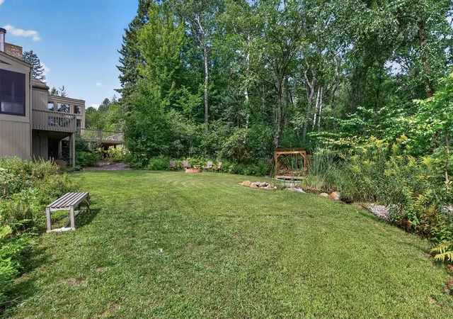 Photo 3 of Single family home for sale at 15 Nord Cir Rd, Saint Paul, MN 55127 | MLS# 7157364 | Listing updated on 2026-10-09