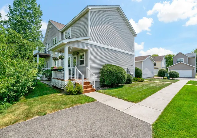Single family home for sale at 2935 Hemingway Dr, Chaska, MN 55318 | MLS# 7157411