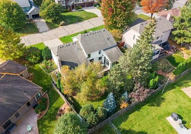 Photo 4 of Single family home for sale at 4202 Willow Wood Dr, Saint Paul, MN 55127 | MLS# 7157415 | Listing updated on 2026-10-20