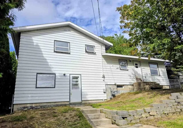 Photo 4 of Single family home for sale at 15 11th Street NW, Chisholm, MN 55719 | MLS# 7157452 | Listing updated on 2026-10-09