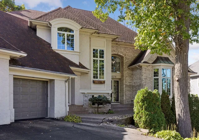 Photo 4 of Single family home for sale at 8378 Seneca Pointe, Eden Prairie, MN 55347 | MLS# 7157469 | Listing updated on 2026-10-10