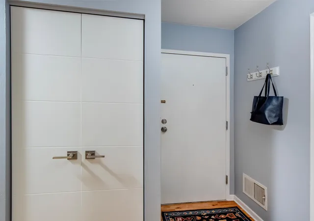 Photo 3 of Condo for sale at 3001 Lake Shore Dr #A, Minneapolis, MN 55416 | MLS# 7157471 | Listing updated on 2026-10-11