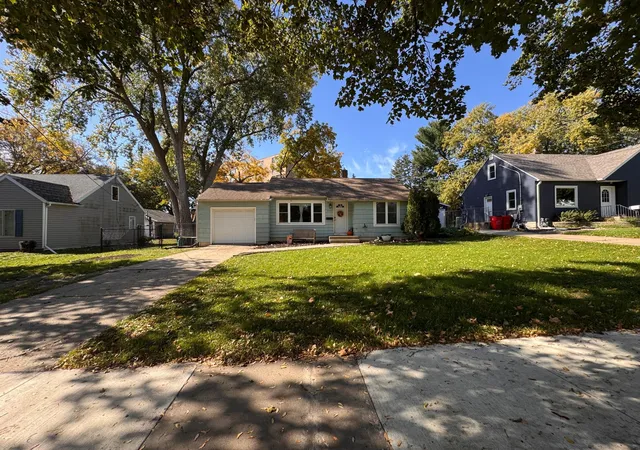 Photo 2 of Single family home for sale at 905 9th Avenue Nw, Rochester, MN 55901 | MLS# 7157475 | Listing updated on 2026-10-19