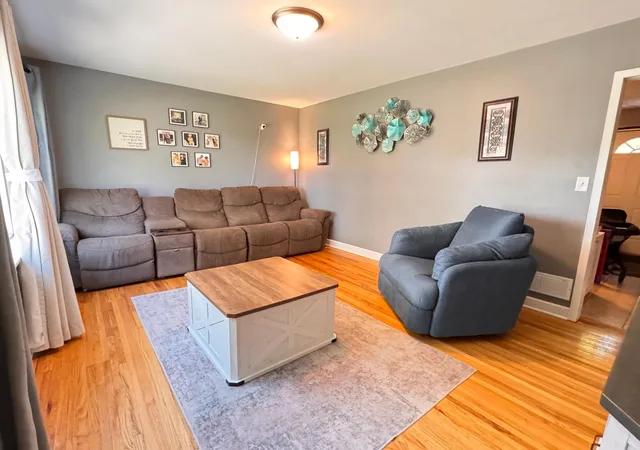 Photo 3 of Single family home for sale at 905 9th Avenue Nw, Rochester, MN 55901 | MLS# 7157475 | Listing updated on 2026-10-19