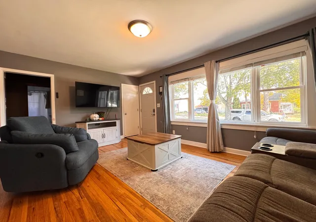 Photo 3 of Single family home for sale at 905 9th Avenue NW, Rochester, MN 55901 | MLS# 7157475 | Listing updated on 2026-10-19