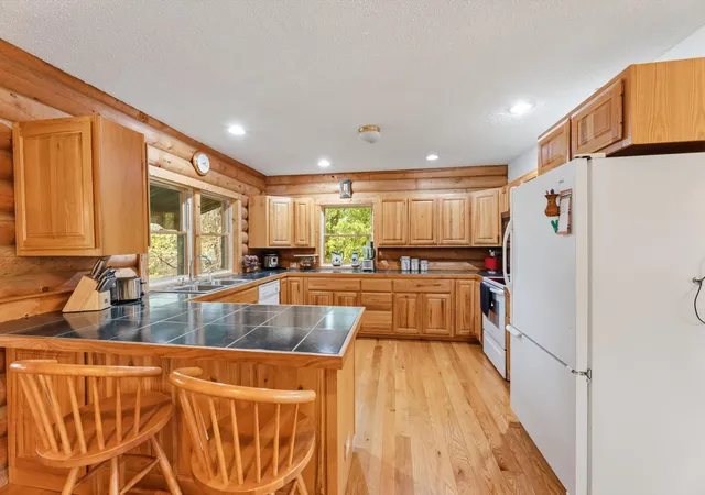 Photo 2 of Single family home for sale at 22544 Windy Point Rd, Winona, MN 55987 | MLS# 7157491 | Listing updated on 2026-10-21