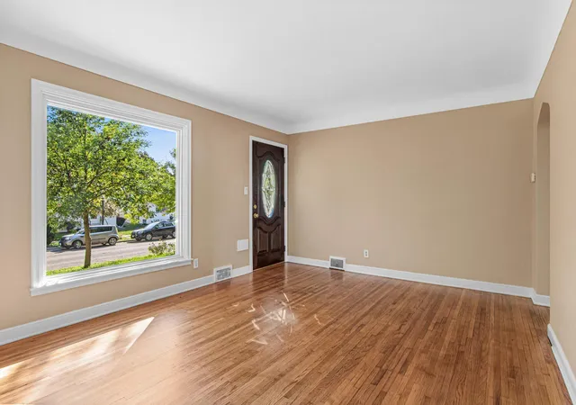 Photo 2 of Single family home for sale at 1347 Searle St, Saint Paul, MN 55130 | MLS# 7157493 | Listing updated on 2026-10-11