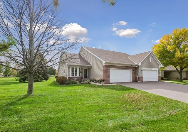 Photo 3 of Single family home for sale at 8960 Deer Run Ct, Victoria, MN 55386 | MLS# 7157498 | Listing updated on 2026-10-23