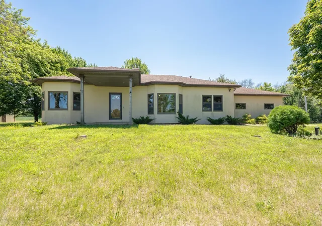 Photo 2 of Single family home for sale at 13261 Marystown Rd, Shakopee, MN 55379 | MLS# 7157507 | Listing updated on 2026-10-08