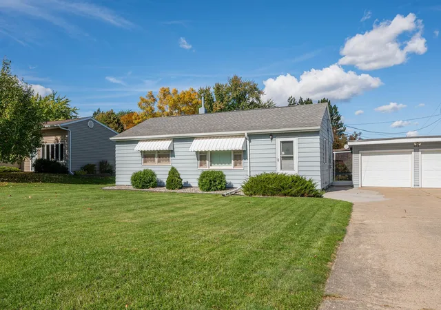 Photo 3 of Single family home for sale at 105 Sebenius St, Coleraine, MN 55722 | MLS# 7157515 | Listing updated on 2026-10-09