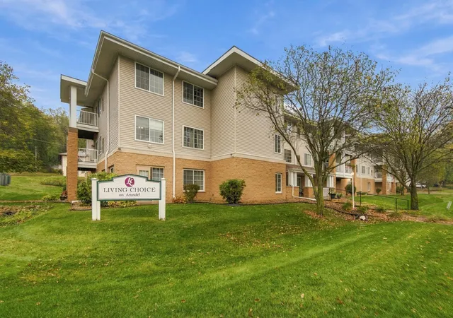 Condo for sale at 1600 Arundel St #300, Saint Paul, MN 55117 | MLS# 7157516