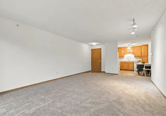Photo 4 of Condo for sale at 1600 Arundel St #300, Saint Paul, MN 55117 | MLS# 7157516 | Listing updated on 2026-10-19