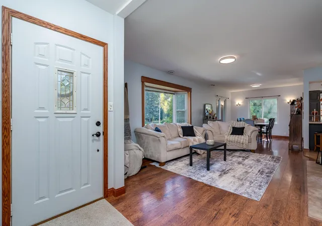 Photo 3 of Single family home for sale at 728 Winona St, Mankato, MN 56001 | MLS# 7157528 | Listing updated on 2026-10-08