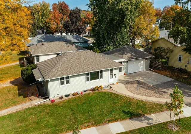 Photo 3 of Multi family home for sale at 1211 9th Street Nw, Rochester, MN 55901 | MLS# 7157539 | Listing updated on 2026-10-23