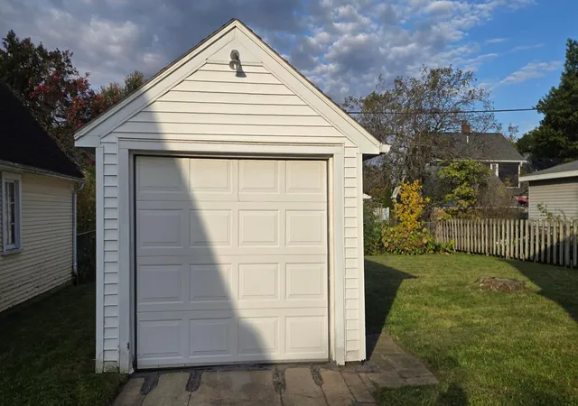 Photo 3 of Single family home for sale at 706 8th Street Sw, Austin, MN 55912 | MLS# 7157545 | Listing updated on 2026-10-10