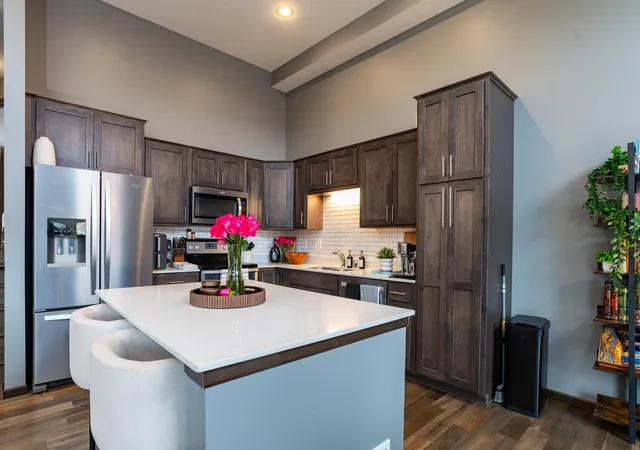 Photo 4 of Single family home for sale at 344 Stonewood Pl, Burnsville, MN 55306 | MLS# 7157552 | Listing updated on 2026-10-15