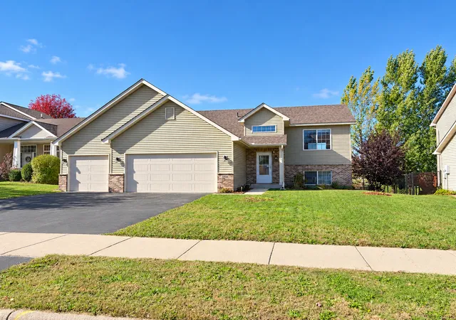 Photo 1 of Single family home for sale at 936 Ivy Hills Rd, Belle Plaine, MN 56011 | MLS# 7157561 | Listing updated on 2026-10-21