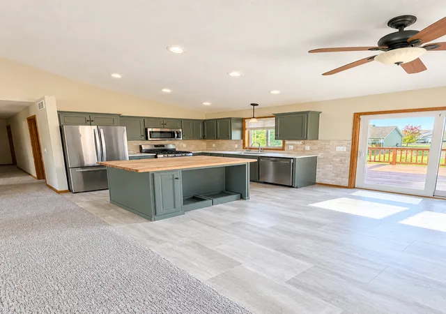 Photo 3 of Single family home for sale at 936 Ivy Hills Rd, Belle Plaine, MN 56011 | MLS# 7157561 | Listing updated on 2026-10-21
