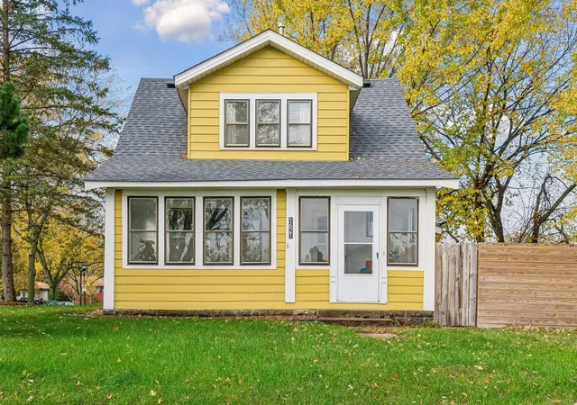 Single family home for sale at 1621 Arcade St, Saint Paul, MN 55106 | MLS# 7157570
