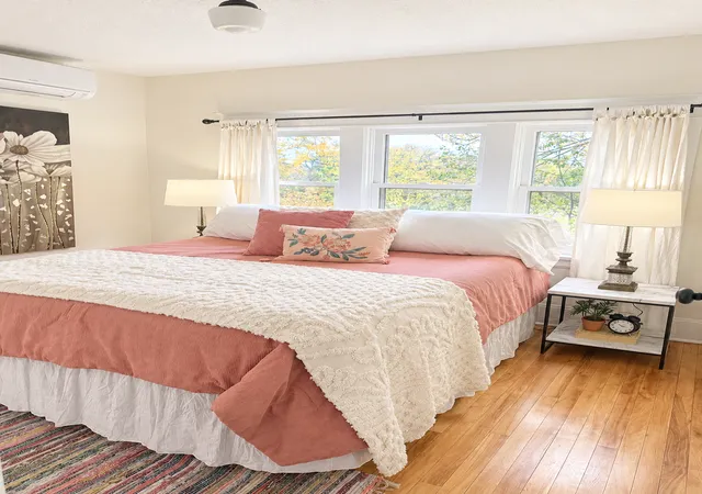 Photo 3 of Single family home for sale at 1621 Arcade St, Saint Paul, MN 55106 | MLS# 7157570 | Listing updated on 2026-10-29