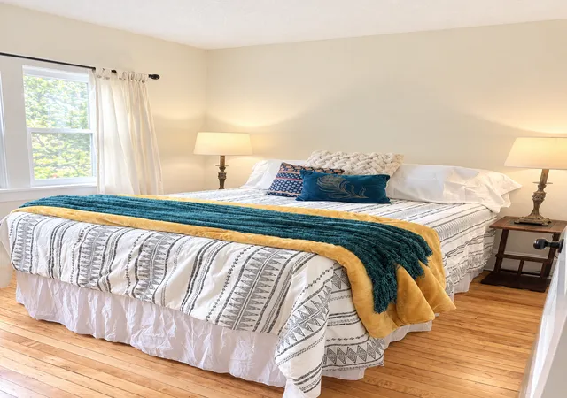 Photo 3 of Single family home for sale at 1621 Arcade St, Saint Paul, MN 55106 | MLS# 7157570 | Listing updated on 2026-10-29