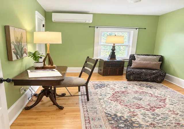Photo 4 of Single family home for sale at 1621 Arcade St, Saint Paul, MN 55106 | MLS# 7157570 | Listing updated on 2026-10-29