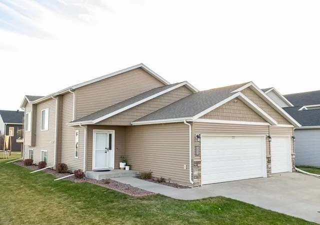 Photo 1 of Single family home for sale at 3053 38th Avenue S, Moorhead, MN 56560 | MLS# 7157577 | Listing updated on 2026-10-09