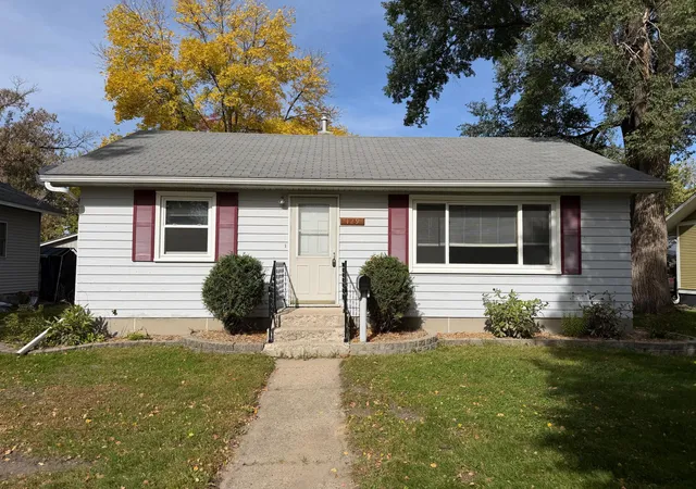 Photo 2 of Single family home for sale at 129 E Ronning Ave, Appleton, MN 56208 | MLS# 7157593 | Listing updated on 2026-10-10
