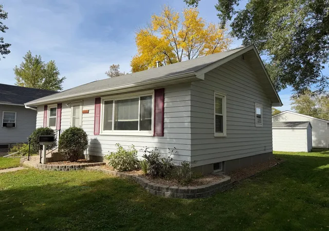 Photo 3 of Single family home for sale at 129 E Ronning Ave, Appleton, MN 56208 | MLS# 7157593 | Listing updated on 2026-10-10