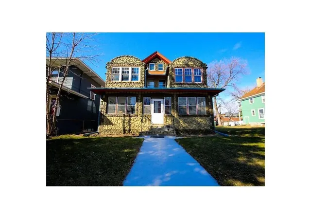 Multi family home for sale at 911 Dayton Ave, Saint Paul, MN 55104 | MLS# 7157607
