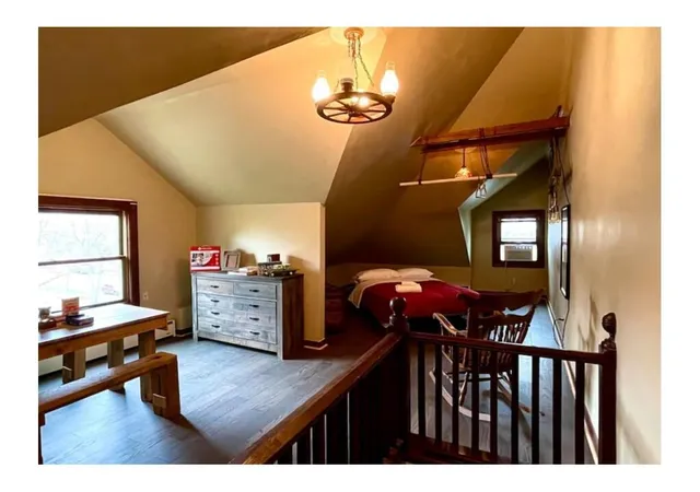 Photo 3 of House for sale at 911 Dayton Ave, Saint Paul, MN 55104 | MLS# 7157607 | Listing updated on 2026-10-08