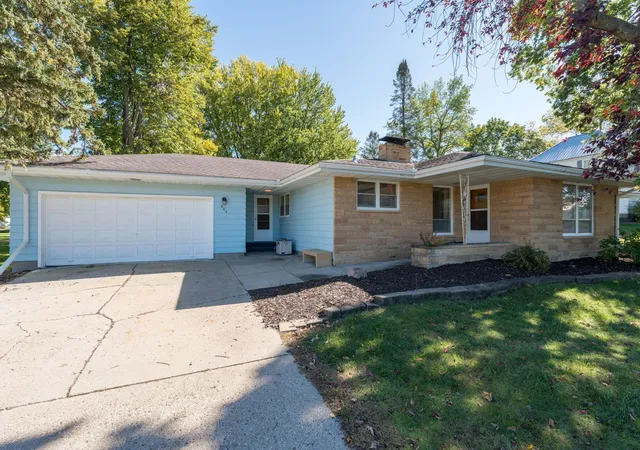 Single family home for sale at 605 N Market St, Janesville, MN 56048 | MLS# 7157610