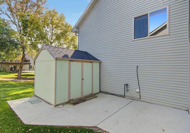 Photo 4 of Single family home for sale at 940 Firethorne Trl, Jordan, MN 55352 | MLS# 7157613 | Listing updated on 2026-10-23