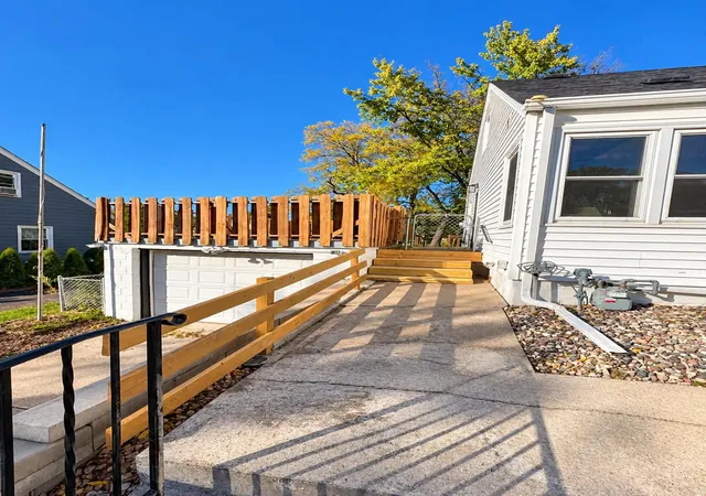 Photo 1 of Single family home for sale at 2057 Sherwood Ave, Saint Paul, MN 55119 | MLS# 7157620 | Listing updated on 2026-10-23