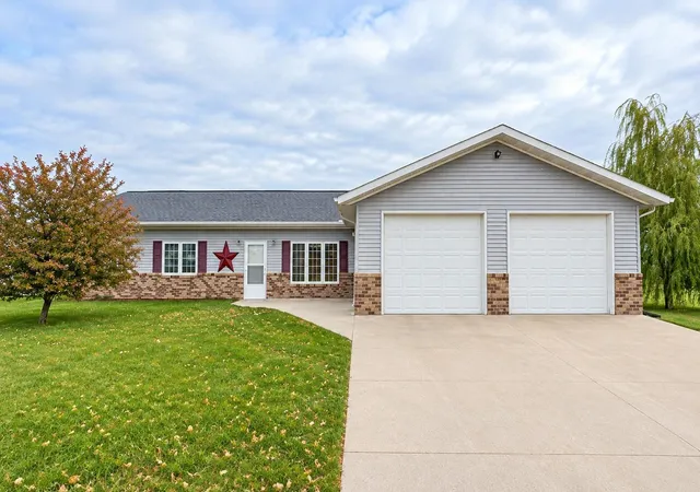 Photo 1 of Single family home for sale at 1634 Lessard Ave, Grafton, ND 58237 | MLS# 7157622 | Listing updated on 2026-10-10