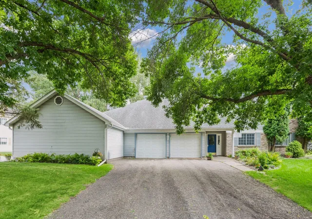 Photo 3 of Condo for sale at 15275 Lesley Ln, Eden Prairie, MN 55346 | MLS# 7157633 | Listing updated on 2026-10-09