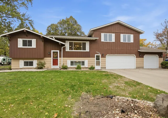 Photo 1 of Single family home for sale at 1729 Devon Rd, Saint Cloud, MN 56303 | MLS# 7157658 | Listing updated on 2026-10-20