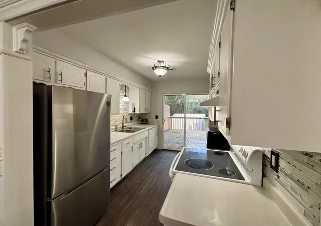 Photo 3 of Single family home for sale at 712 Neville Ct SE, Rochester, MN 55904 | MLS# 7157659 | Listing updated on 2026-10-10