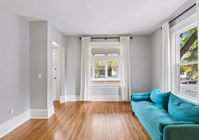 Photo 4 of Single family home for sale at 220 Winifred St W, Saint Paul, MN 55107 | MLS# 7157666 | Listing updated on 2026-10-27