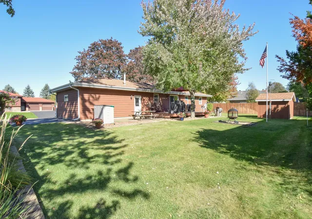 Photo 3 of Single family home for sale at 2376 Standridge Ave, Saint Paul, MN 55109 | MLS# 7157678 | Listing updated on 2026-10-09