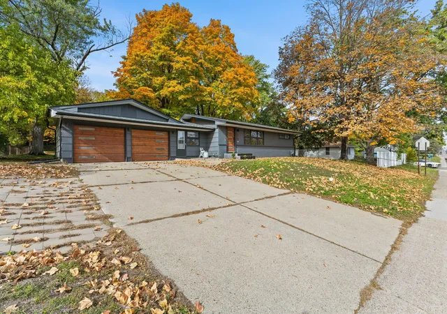 Photo 2 of Single family home for sale at 8320 Penn Ave S, Minneapolis, MN 55431 | MLS# 7157681 | Listing updated on 2026-10-09