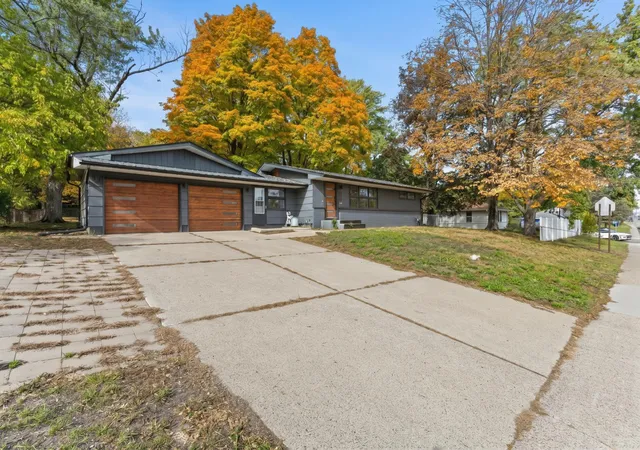 Photo 3 of Single family home for sale at 8320 Penn Ave S, Minneapolis, MN 55431 | MLS# 7157681 | Listing updated on 2026-10-14