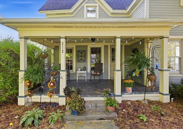 Photo 2 of Single family home for sale at 212 6th Street E, Northfield, MN 55057 | MLS# 7157704 | Listing updated on 2026-10-10