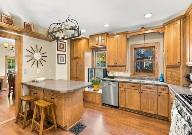 Photo 4 of Single family home for sale at 212 6th Street E, Northfield, MN 55057 | MLS# 7157704 | Listing updated on 2026-10-10