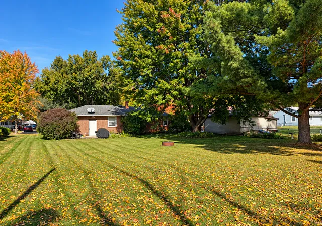 Photo 2 of Single family home for sale at 1012 Becker Ave Se, Willmar, MN 56201 | MLS# 7157727 | Listing updated on 2026-10-18