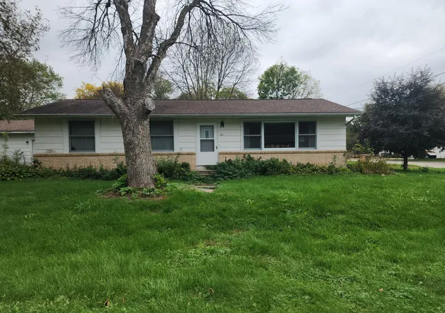 Photo 1 of Single family home for sale at 211 4th Avenue Sw, Pine Island, MN 55963 | MLS# 7157733 | Listing updated on 2026-10-10