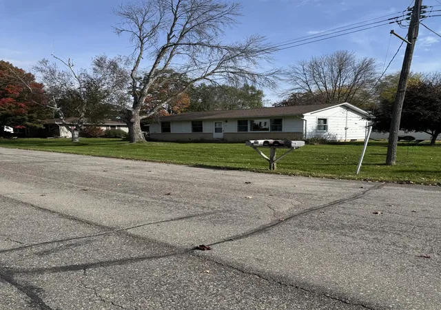 Photo 2 of Single family home for sale at 211 4th Avenue Sw, Pine Island, MN 55963 | MLS# 7157733 | Listing updated on 2026-10-21